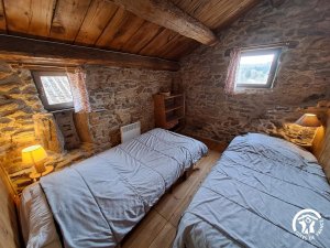 Chambre deux lits simples